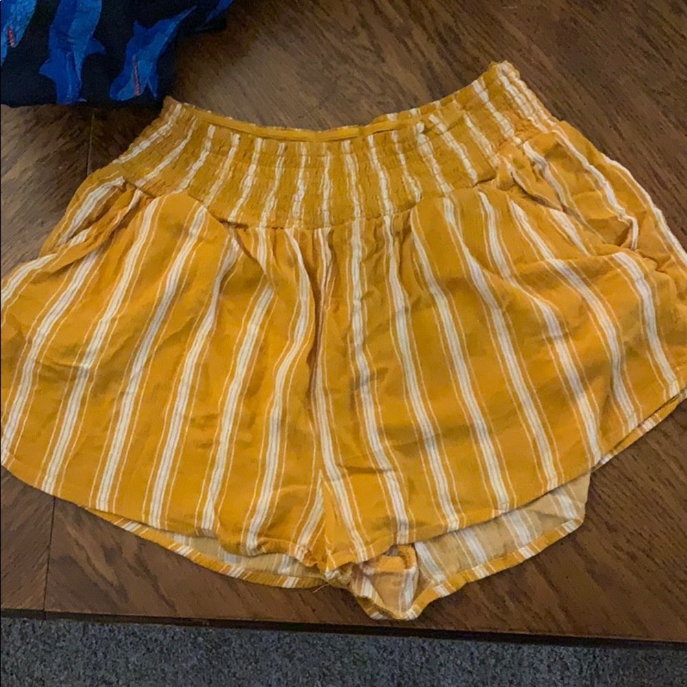 Women’s Petite Size Medium Shorts Wishful Park